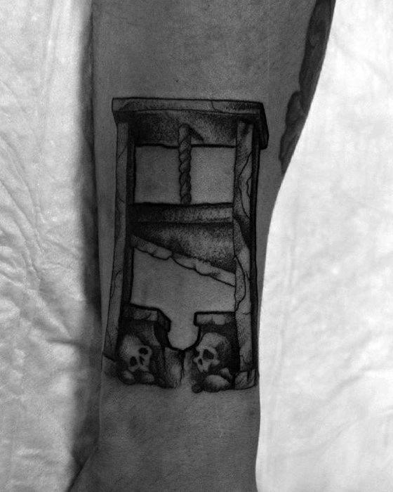 50 Guillotine Tattoo Designs For Men – Beheaded Ink Ideas