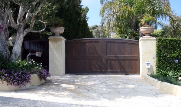 Top 60 Best Driveway Gate Ideas - Wooden And Metal Entrances