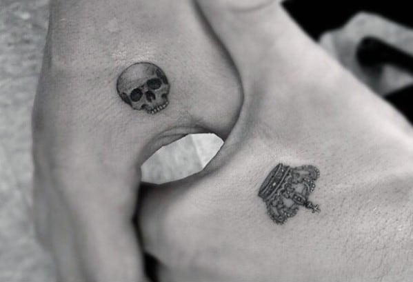 Small Hand Tattoo Designs For Men : Animal Tattoo Designs - 70