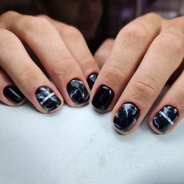 Marble black nails with silver line