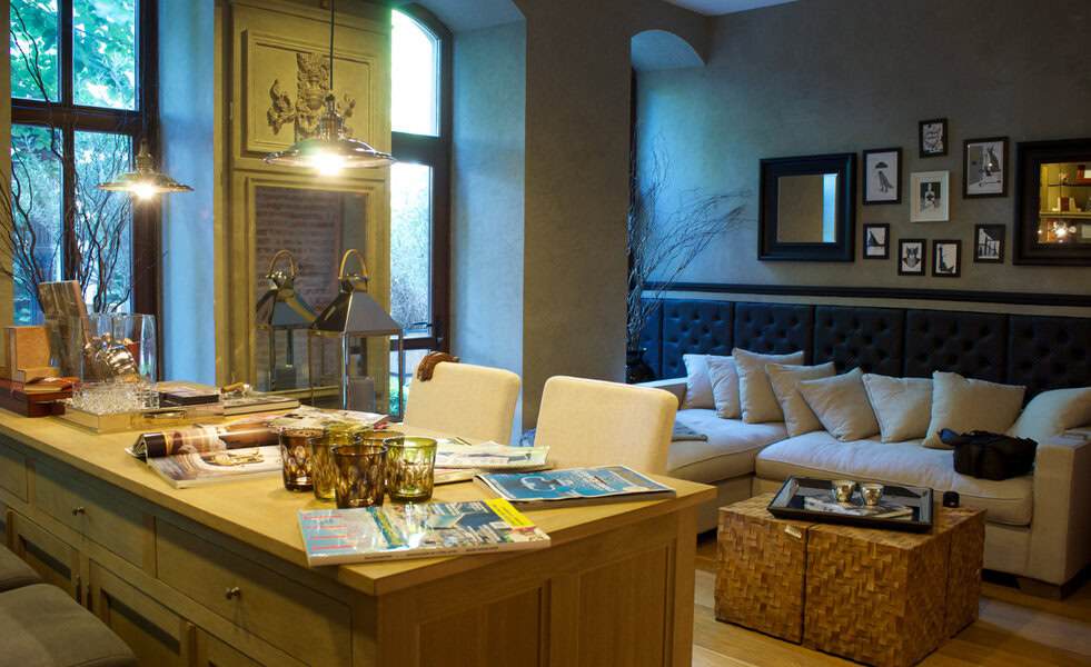 Designing a Luxury Home: Essential Features for Modern Living