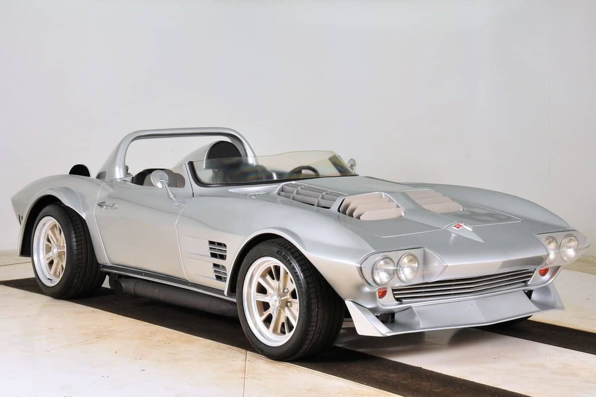 1963-chevrolet-corvette-1