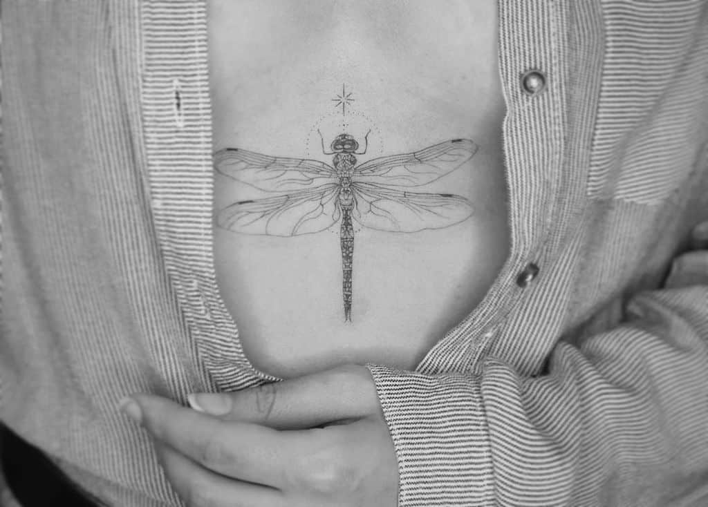 Tiny dragonfly tattoo #dragonfly #tattoo - winziges libellentattoo - petit  tatouage de libellule - pequeño … | Dragonfly tattoo, Small tattoo designs, Small  tattoos