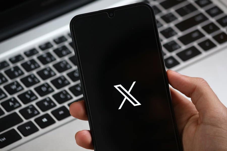 How to Delete All Your Tweets at Once Without Losing Your Account