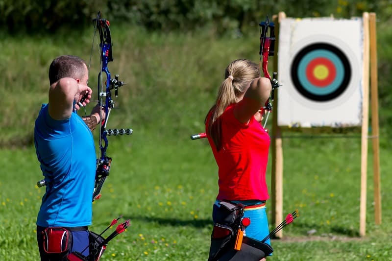 Archery-Best-Hobbies-For-Couples