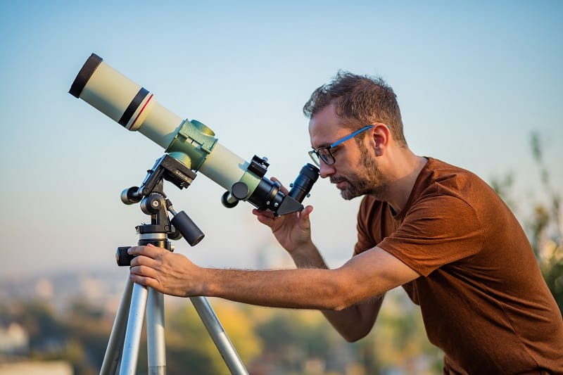 Astronomy-Best-Hobby-For-Men-In-Their-30s