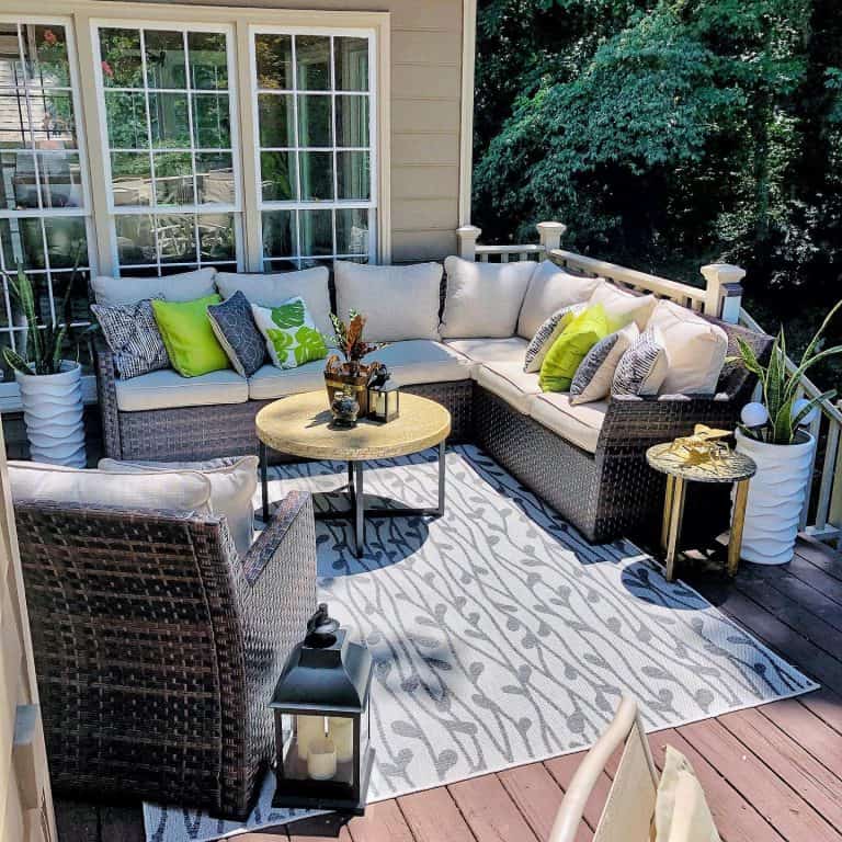 Creative And Stylish Decorating Ideas For Your Deck