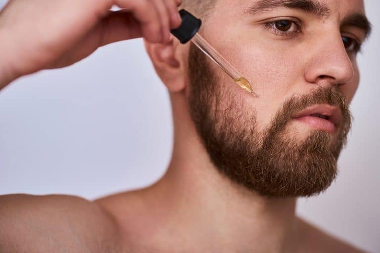Beard Dandruff 101 A Definitive Guide On How To Stop Flakes 