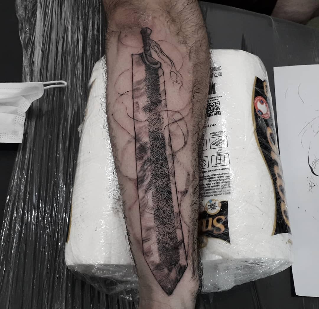 Tatuaje Berserk Dragon Slayer -fabiomeizontattoo