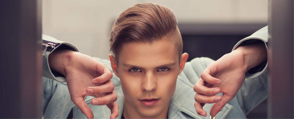 Mastering the side sweep: A men's step-by-step hair how-to