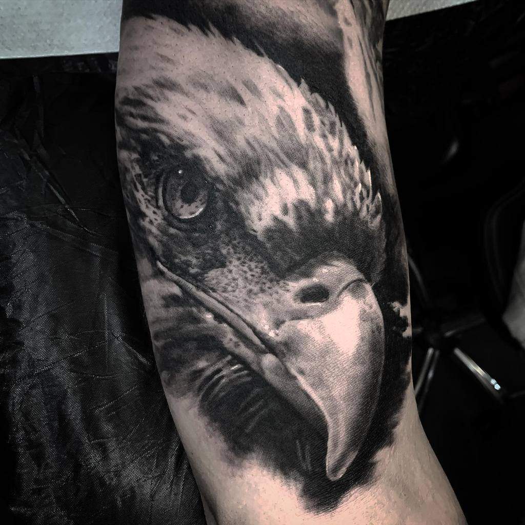 Black Eagle Head Tattoo lolo_ronda_tattoo