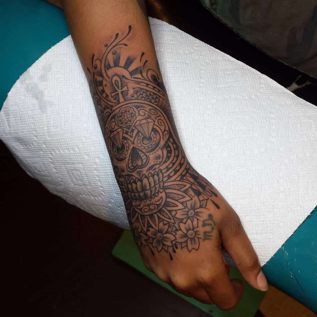 Black Hand Tattoo Women Carlosarturoarias