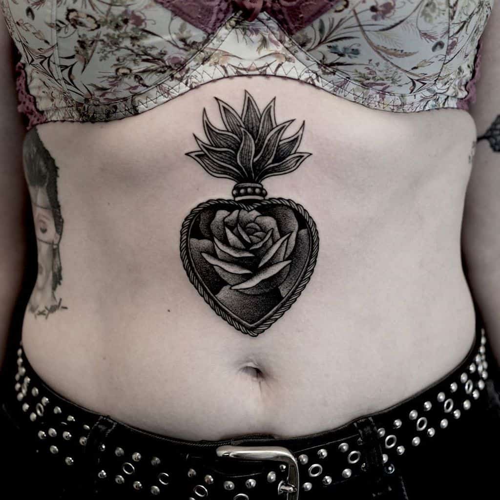 Black Heart Tattoo Women Nag.tatouages