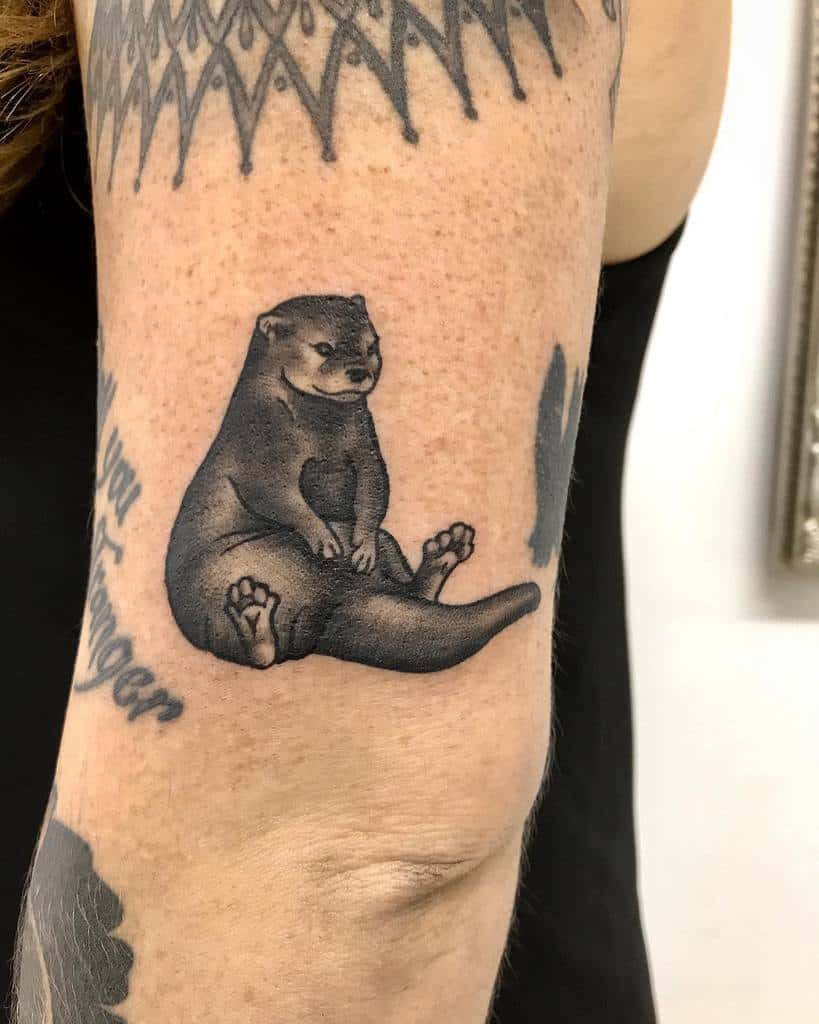 Black Otter Tattoo Sammy.tattoos