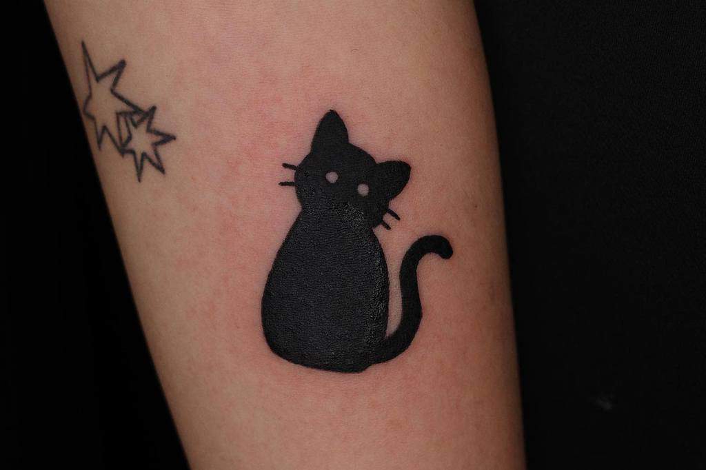Black Simple Cat Tattoo tattoo_toon