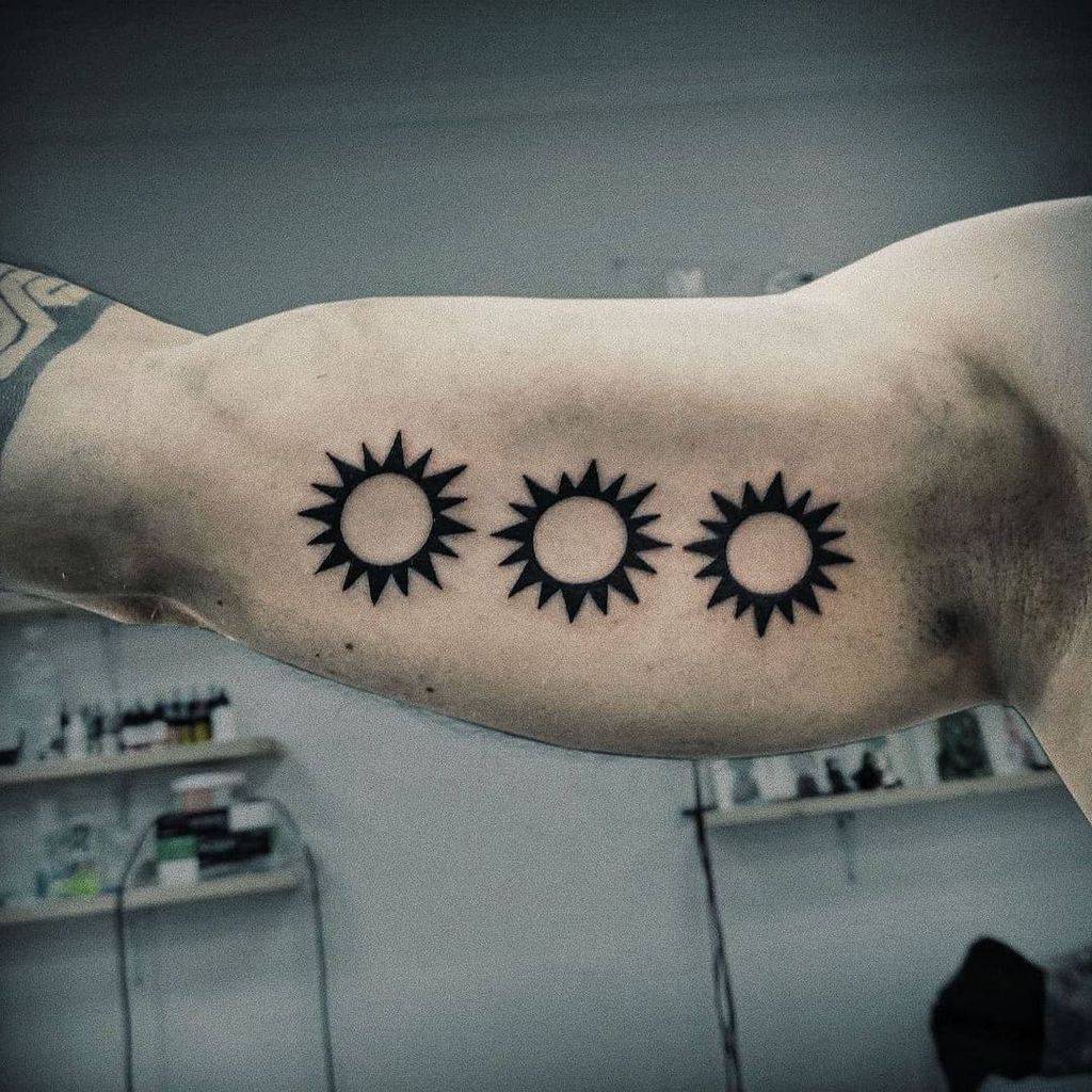 Black Simple Sun Tattoo _berserk_tattoo_