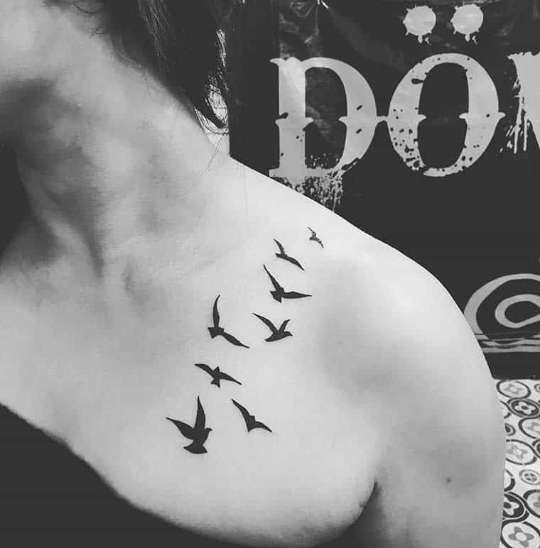 Bird Collar Bone Tattoo - Bird Simple Tattoos - Simple Tattoos - MomCanvas