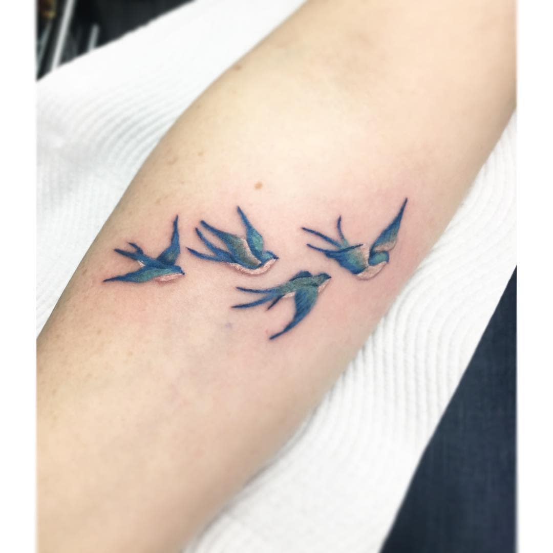Bluebird Unterarm Tattoo stevieleatattoo
