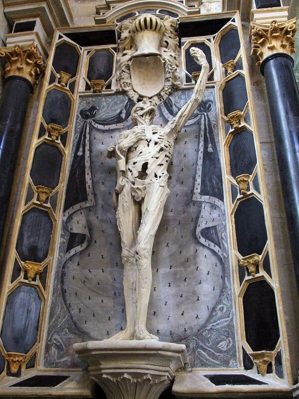 10 Creepy Statues That Will Scare The Pants Off You 10-creepy-statues-that-will-scare-the-pants-off-you