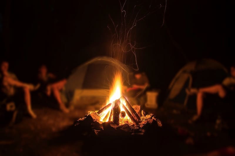 15 Camping Essentials – What to Take on Your Camping Trip
