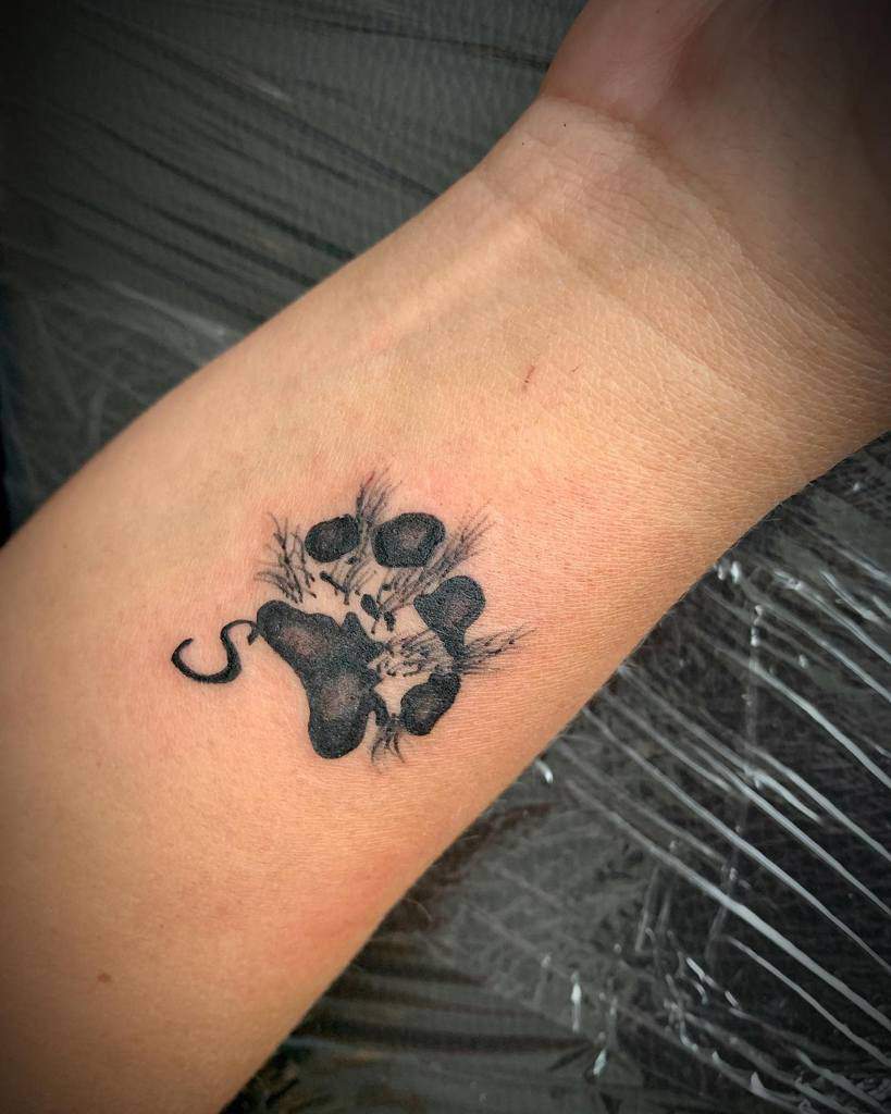Cat Paw Print Wrist Tattoo tattoo13_cz
