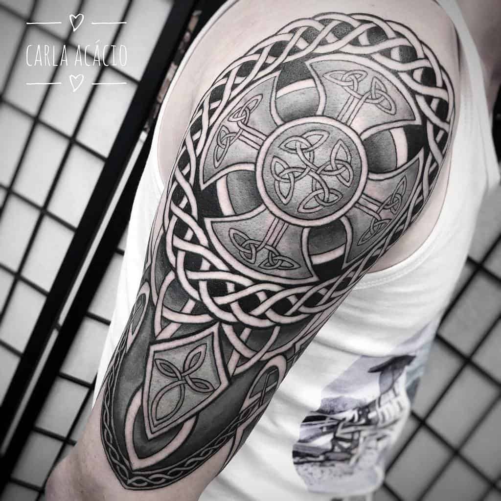 Celtic Tribal Shoulder Tattoo carlacacio_tattoo