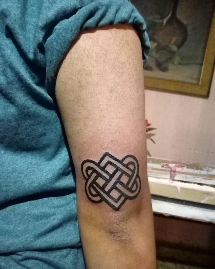 Celtic Tribal Upperarm Tattoo lobo_dla_estepa