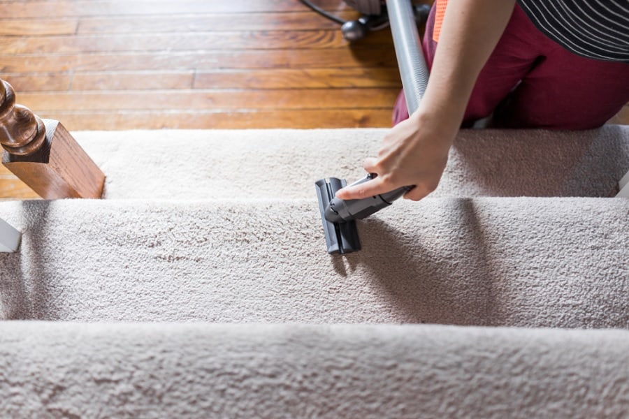 How to Clean a Carpet on the Stairs