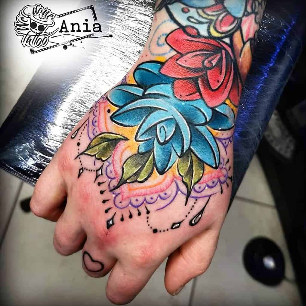 Colored Hand Tattoo Women Anuluje