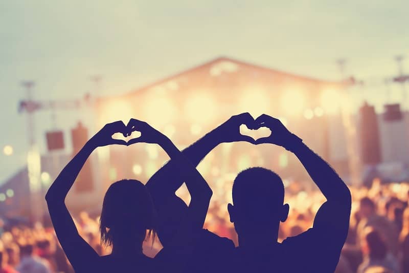 Concertgoing-Best-Hobbies-For-Couples