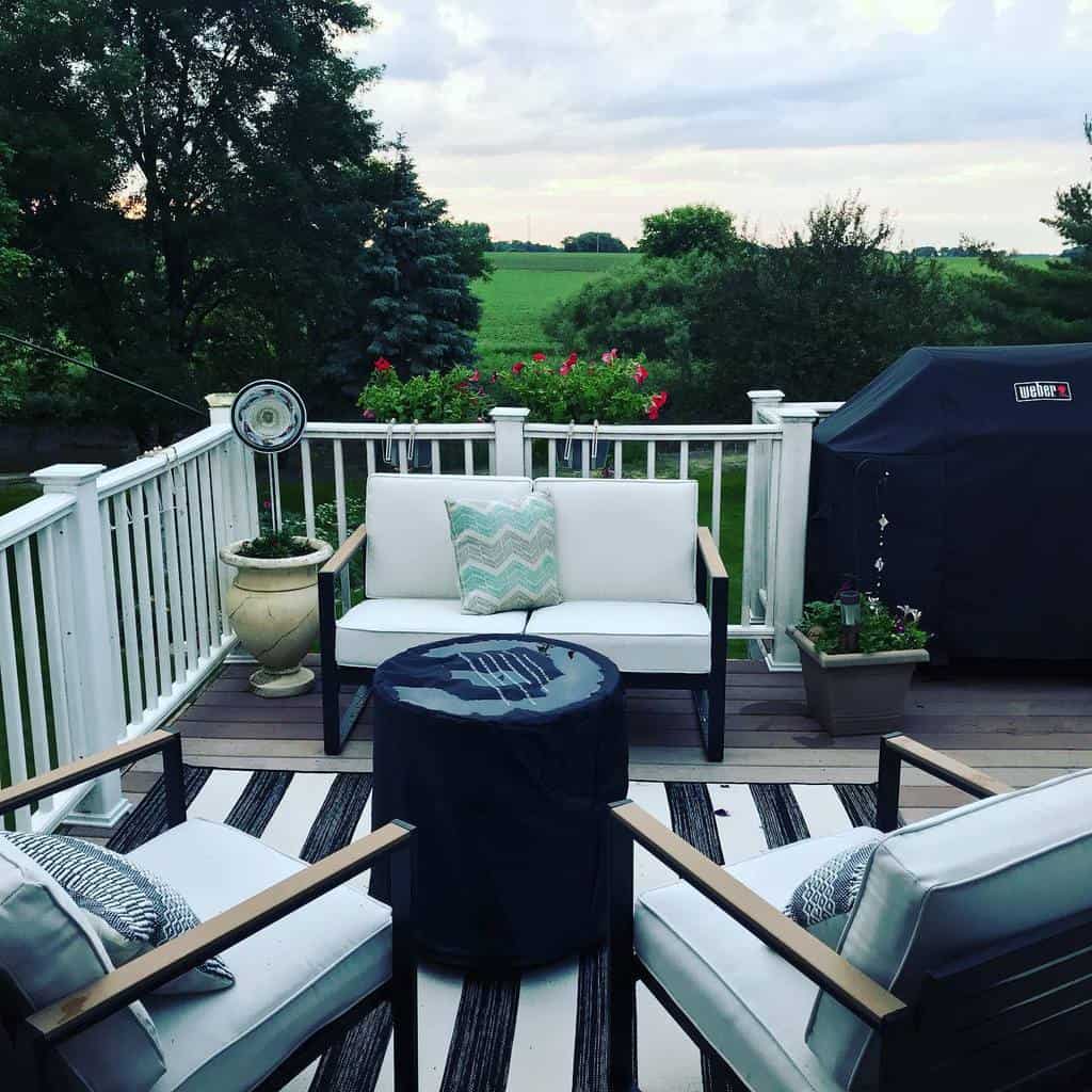 Cozy Deck Decorating Ideas -teresanelson_66