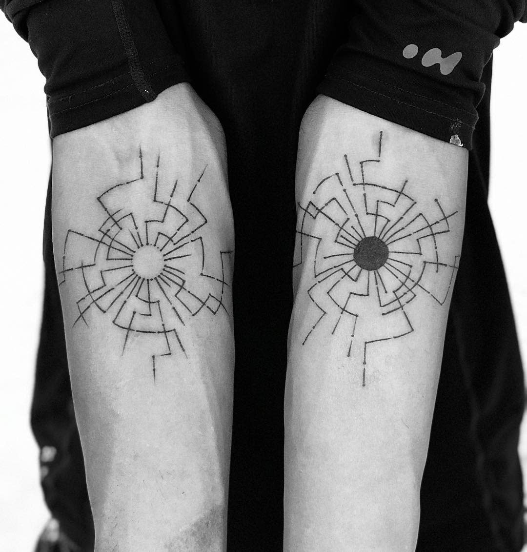 Cyberpunk Tattoos: The Future of Body Art and Personal Narratives – CYBER  TECHWEAR