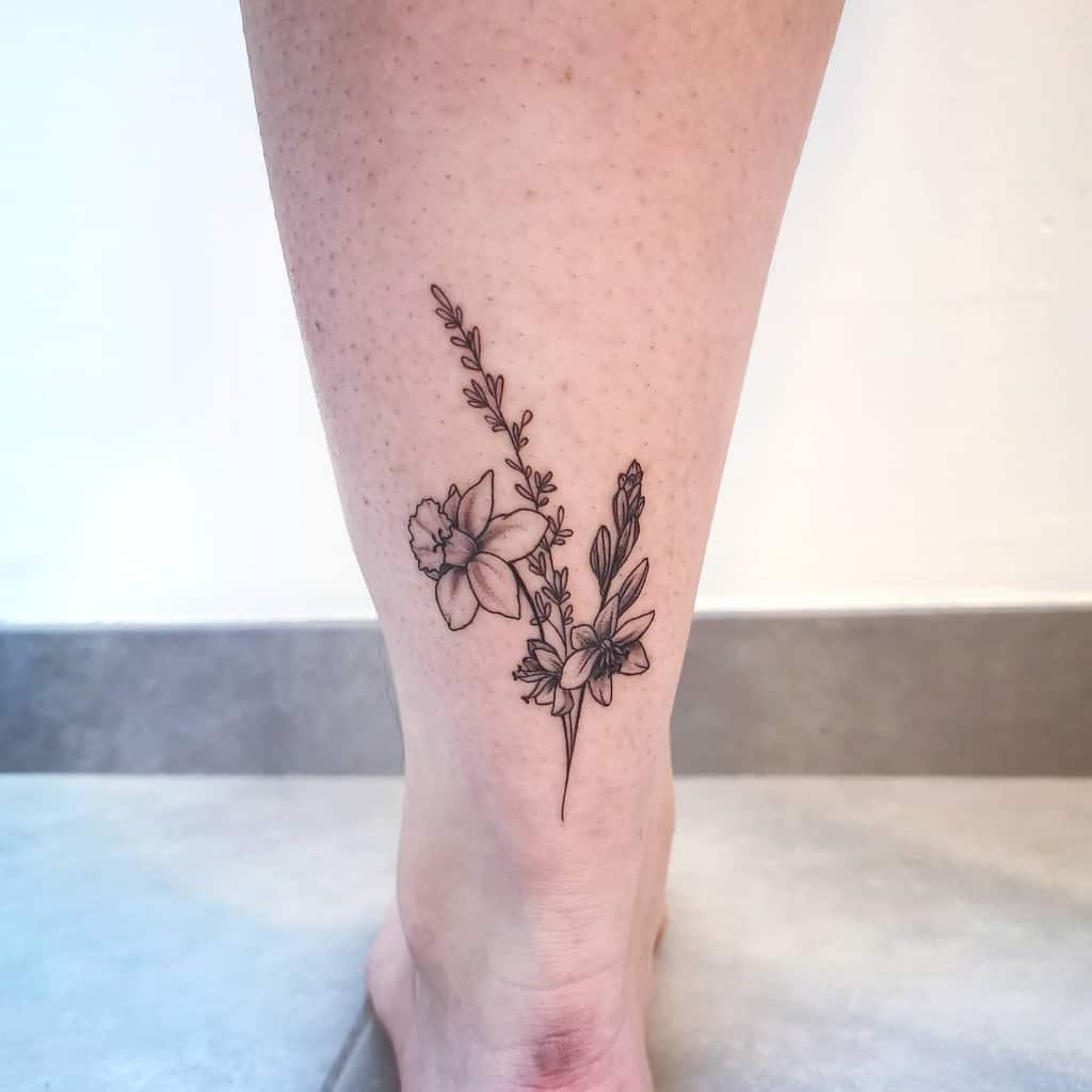 Delicate Flower Ankle Tattoos la_ligne_de_vi