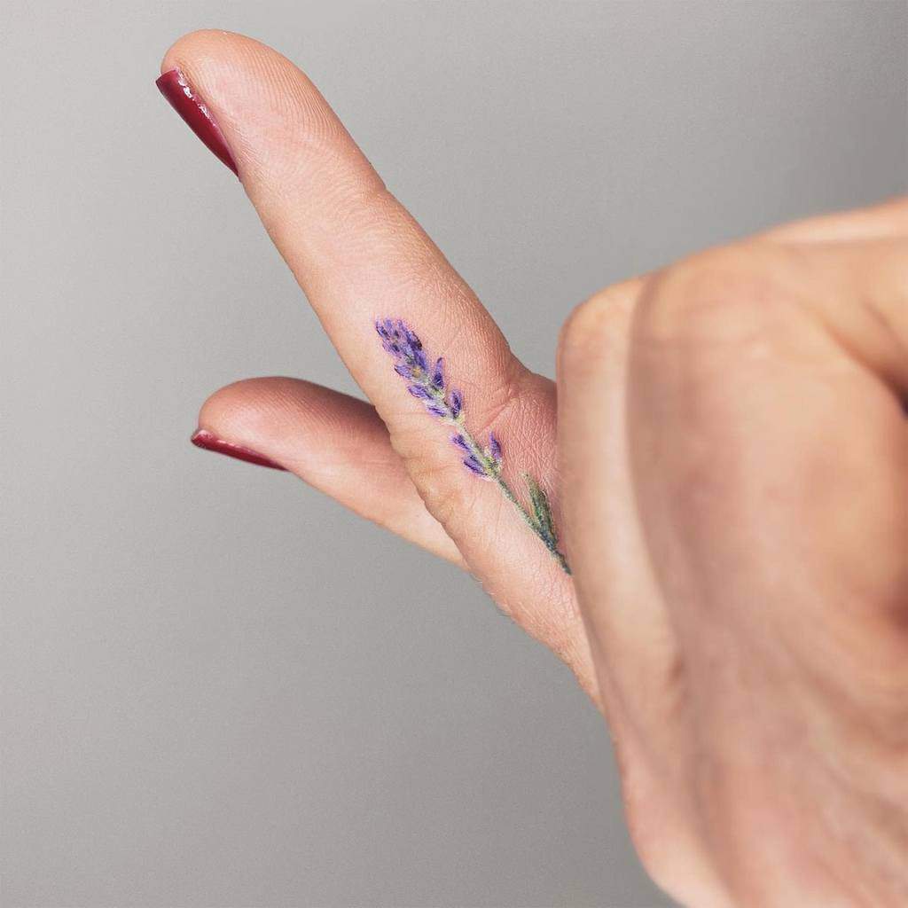Delicate Flower Finger Tattoos corpusliberi