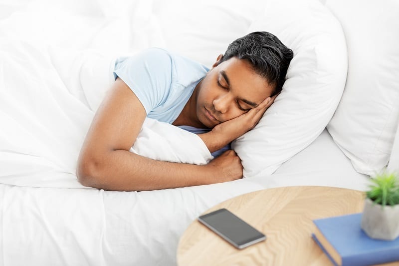 Ditch-the-Devices-To-Achieve-a-Good-Nights-Sleep