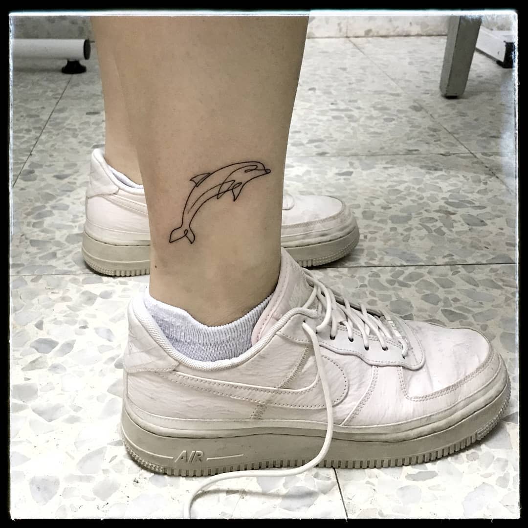 Dolphin Ankle Tattoo -anatzalk