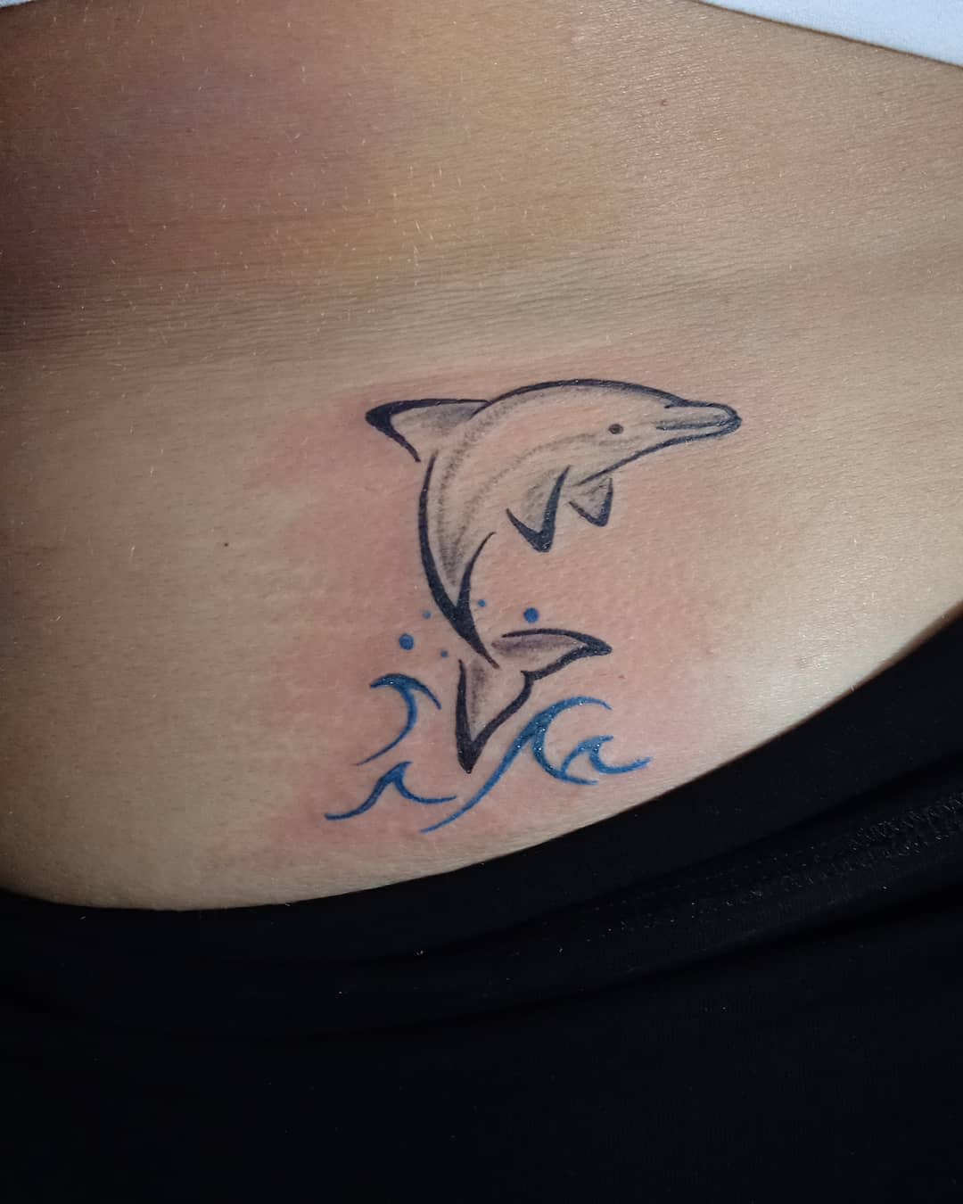Dolphin Outline Tattoo -tatuajes_rasta.