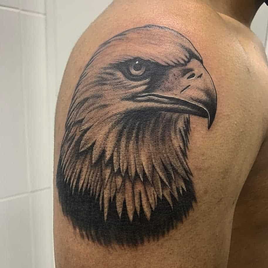 Eagle Head Shoulder Tattoo viniciussaquelitattoo