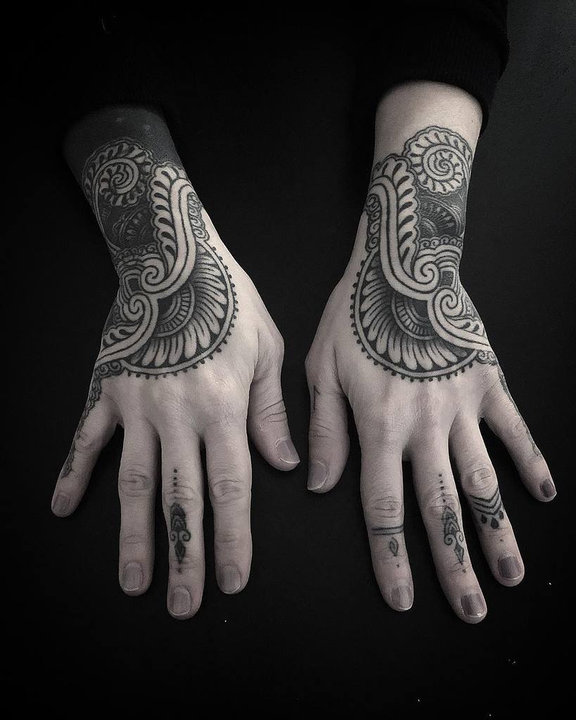 Elegant Hand Tattoo Women Diamante Murru 3