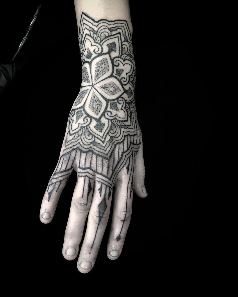 Elegant Hand Tattoo Women Diamante Murru 4