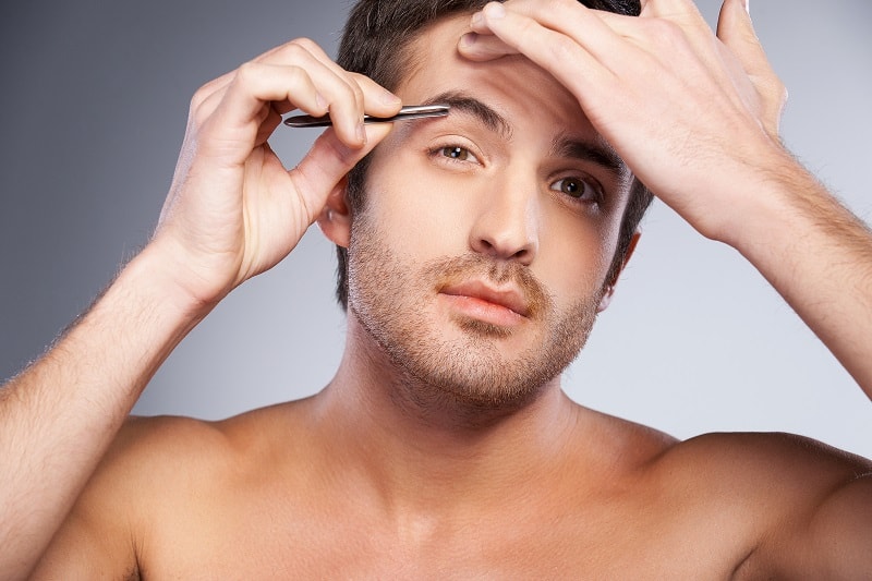 Eyebrow-Grooming-For-Men