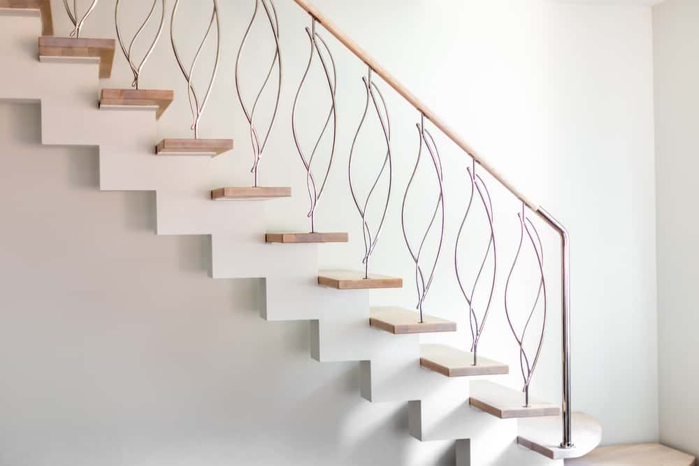 thin wire railing staircase