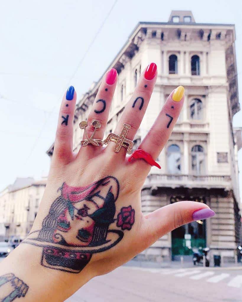 Finger Tattoo Women Sofia Cordien