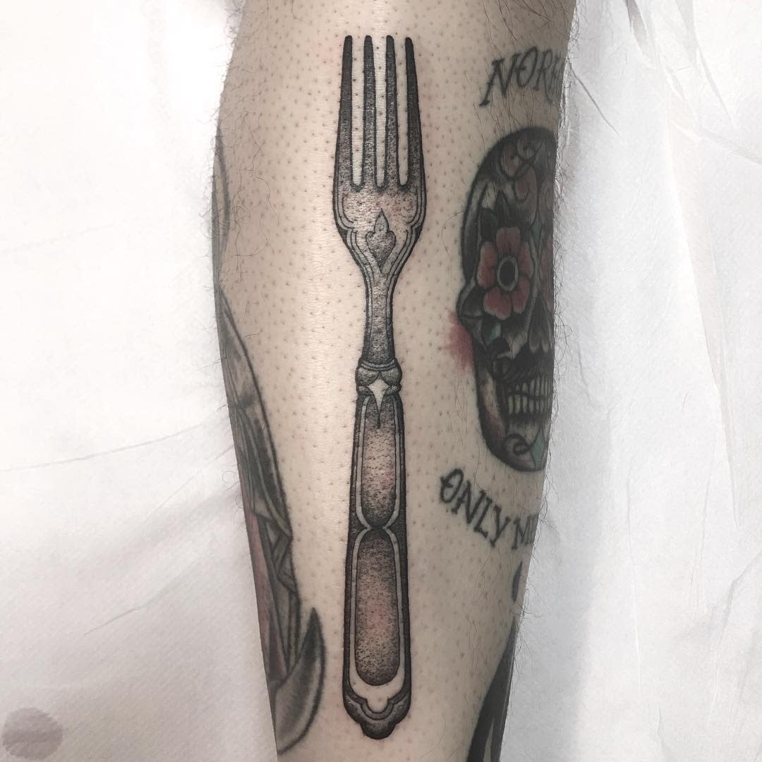 Leg Fork Tattoo -federicamadonnatattoos
