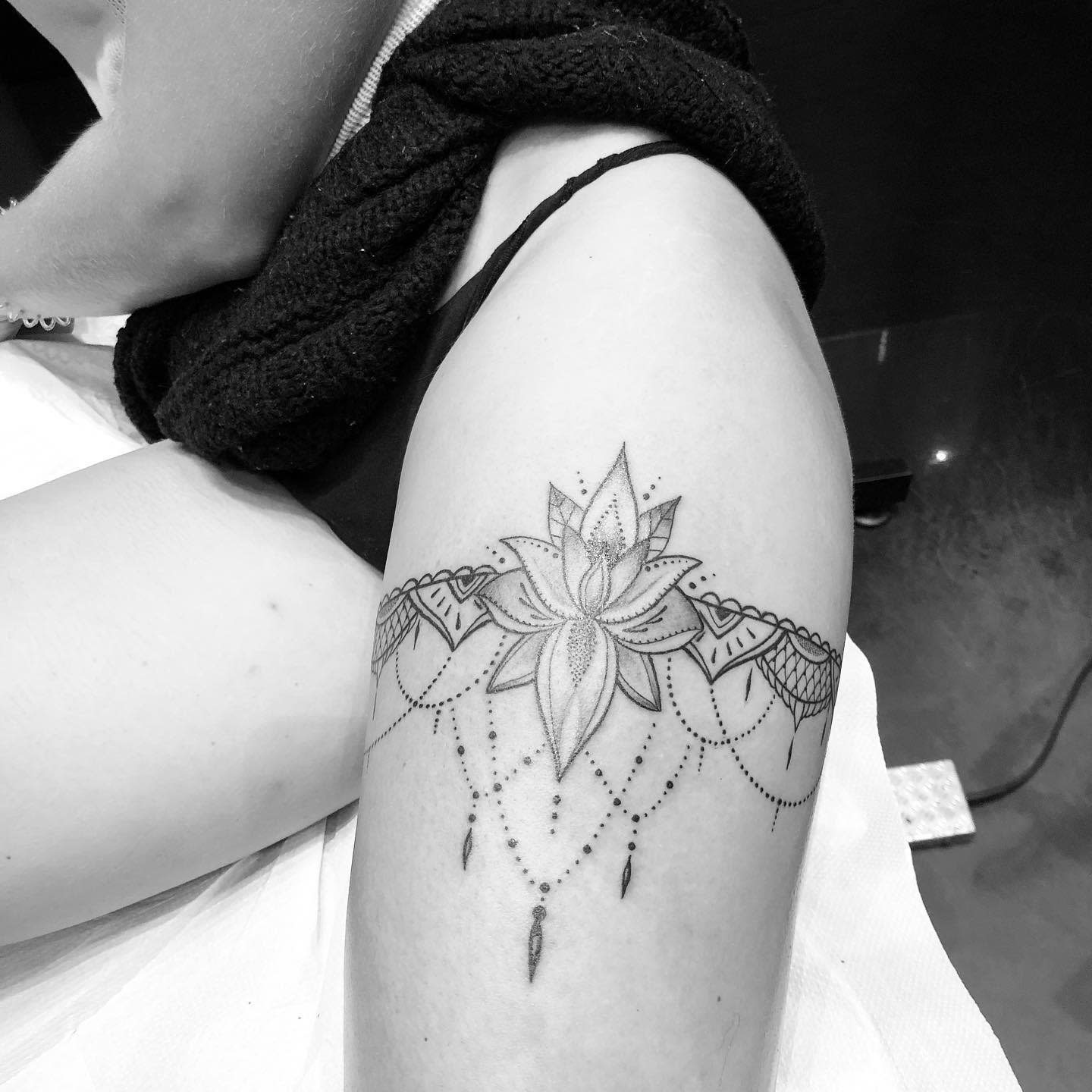 Mandala Garter Tattoo -vtattoozero