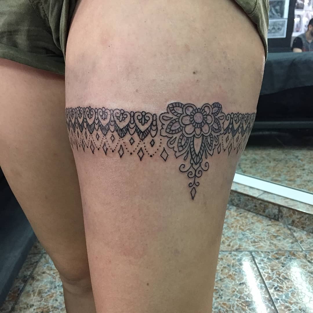 70+ Charming Garter Tattoo Designs -Keep in Touch with Your Feminism