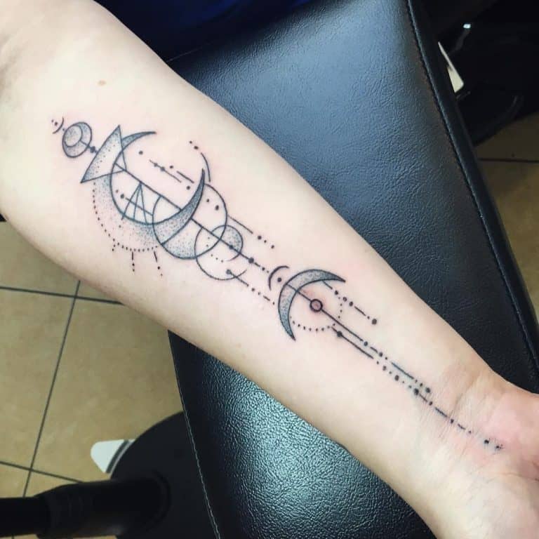 59 Cool Crescent Moon Tattoo Ideas [2024 Inspiration Guide]