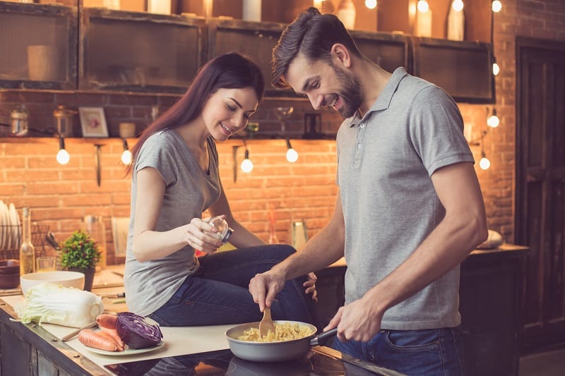 Girls-Find-Attractive-In-Men-Who-Can-Cook