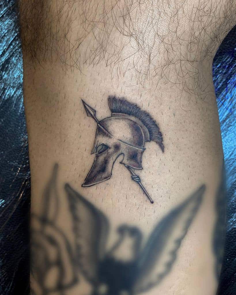 helmet-single-needle-tattoo-cavalcante_art
