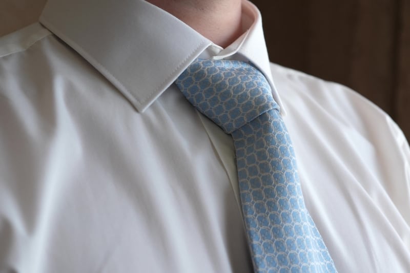 Half-Windsor Tie Knot